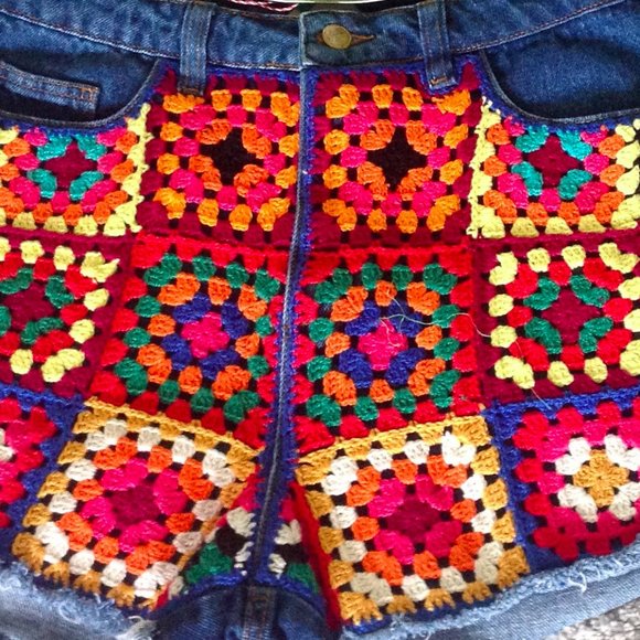 HP⭐️Farm Rio Crochet Square High Rise Denim Shorts - Picture 7 of 10
